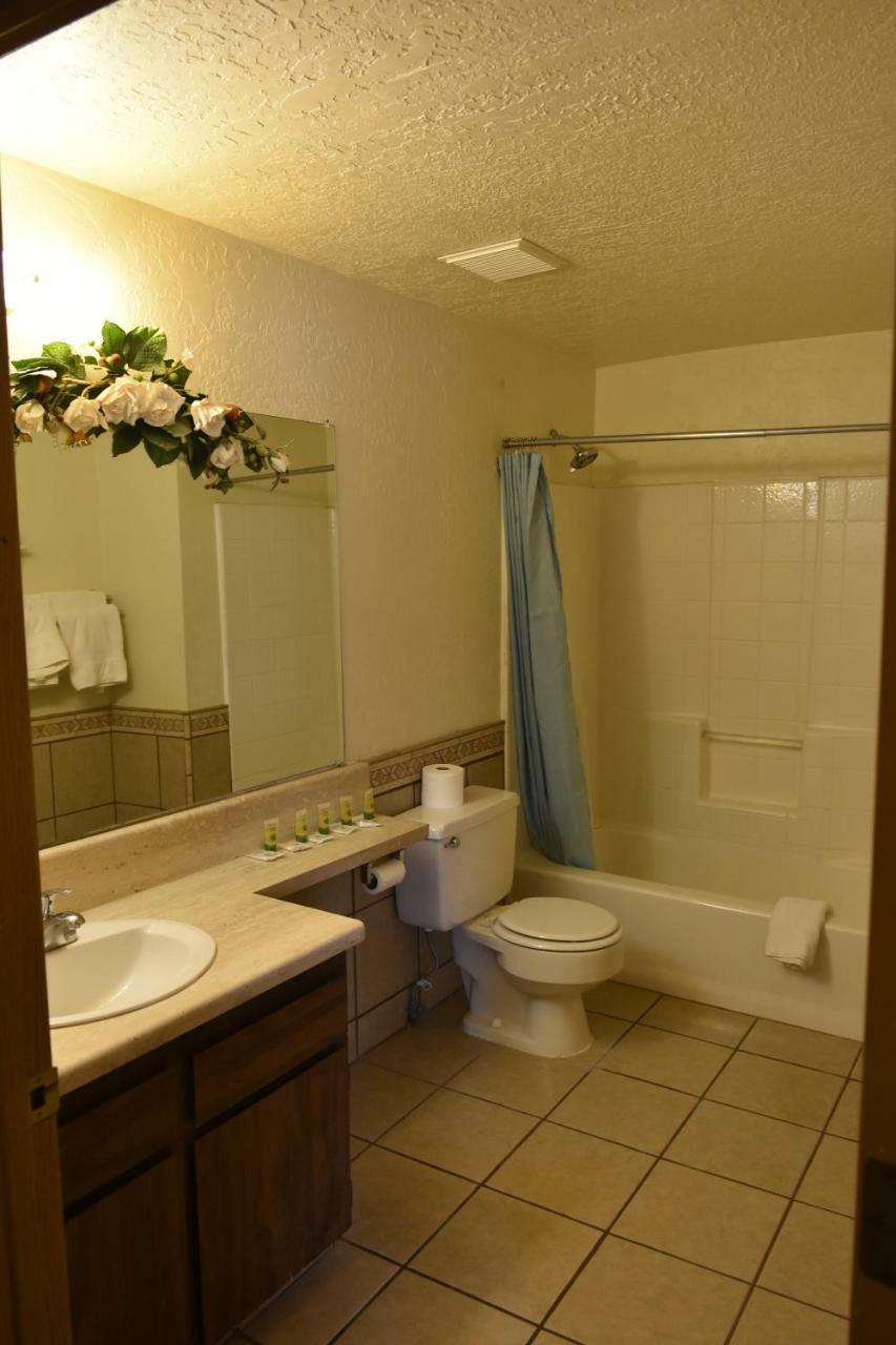 מאונט כרמל ג'נקשן Golden Hills Motel מראה חיצוני תמונה